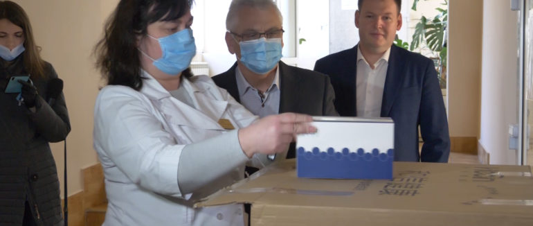Закарпаття отримало допомогу для боротьби з коронавірусом