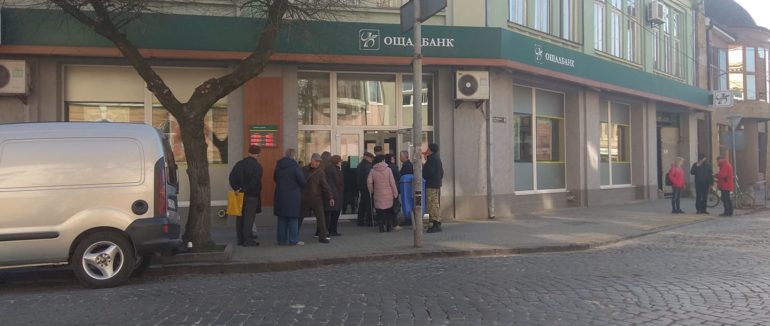 “Комуналка” страшніше карантину: мукачівців коронавірус не лякає