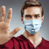 Як з коронавірусом борються в різних країнах?