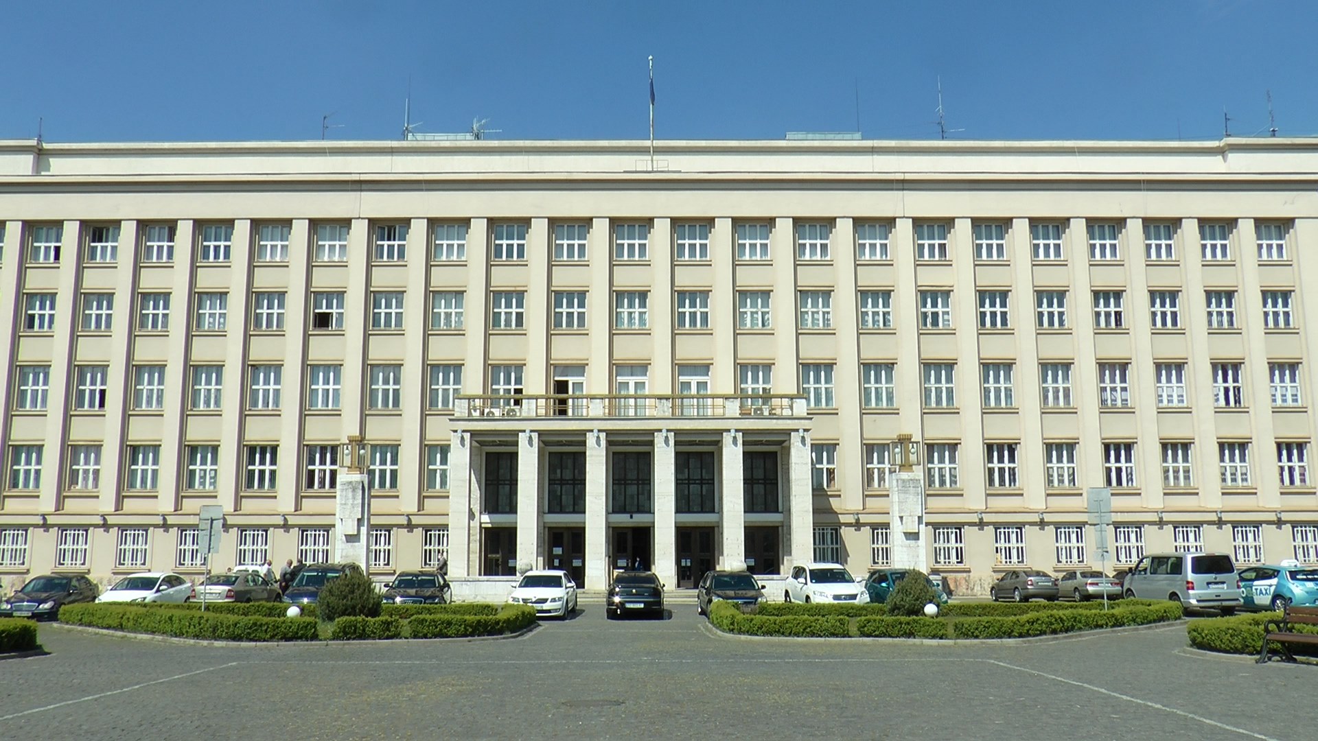 Очільник Закарпатської ОДА зустрівся з хустянами щодо суперечливого перспективного плану