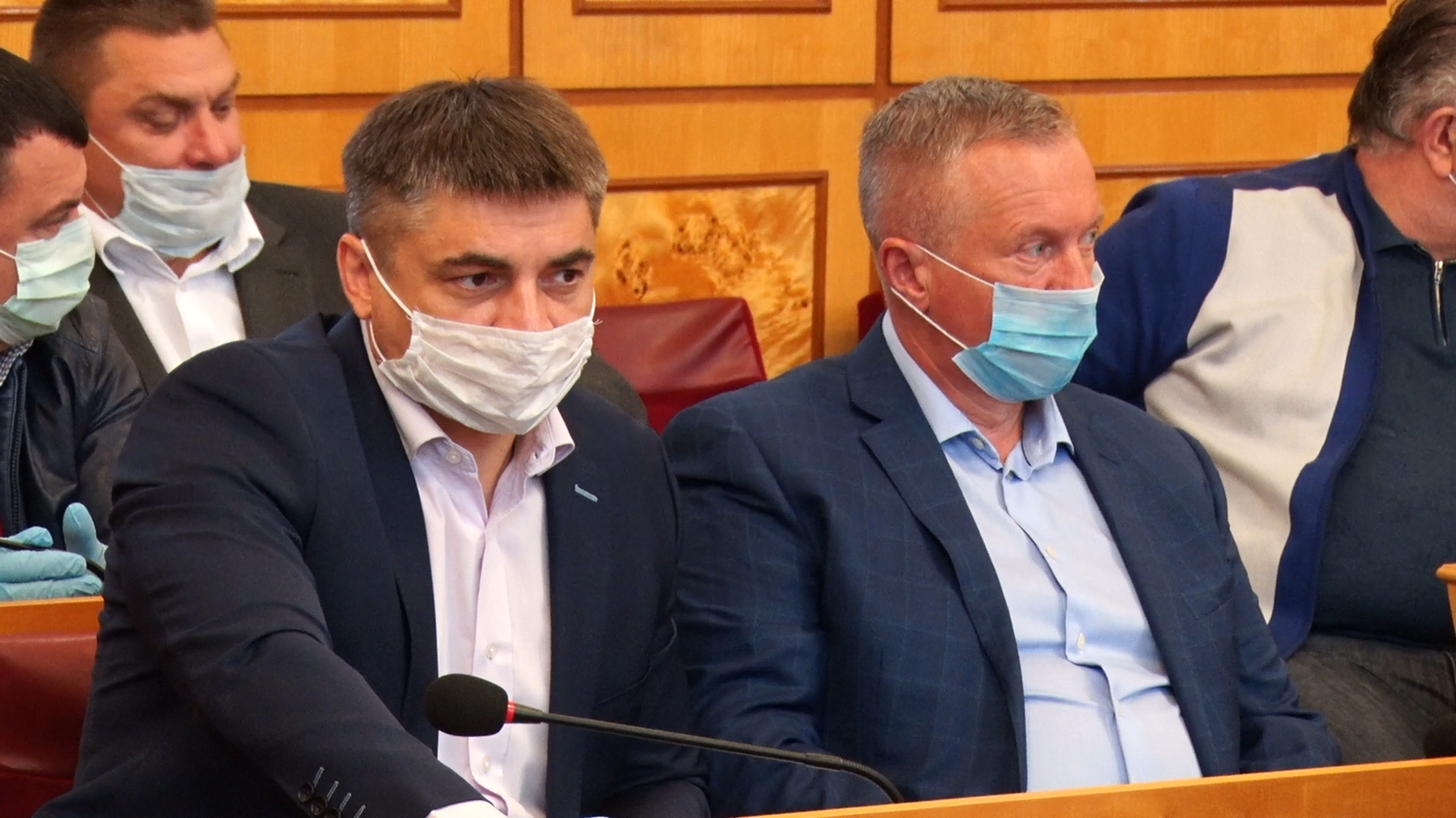 Зауваження до медреформи, перерозподіл бюджету та пошуки рішень: закарпатські депутати вирішували долю краю