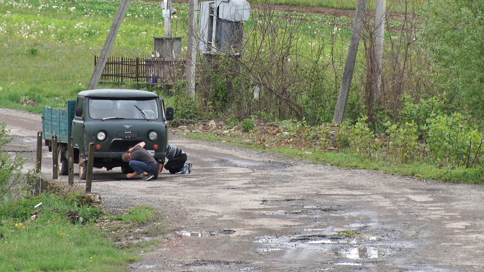 На Іршавщині водіям дошкуляє аварійна дорога