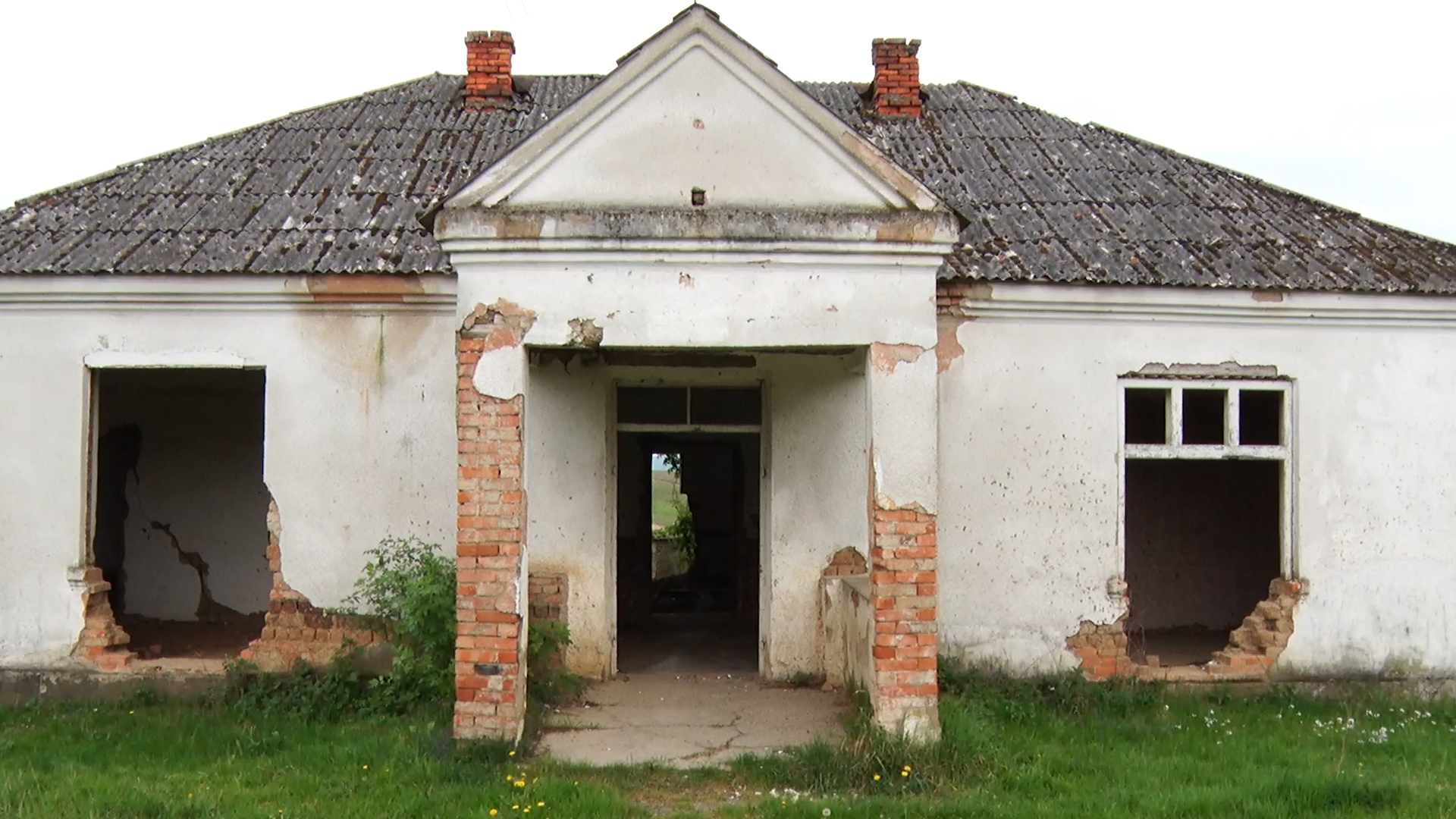На Іршавщині сільська дорога стала джерелом проблем