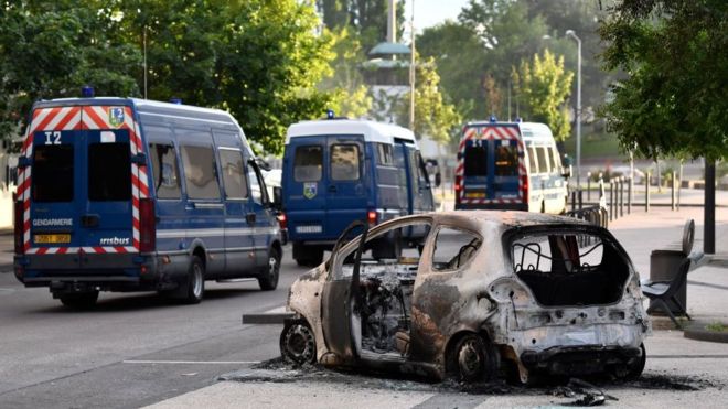 Місто у вогні: французьке місто охопили міжетнічні сутички за участі чеченців
