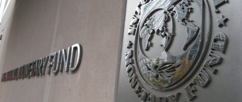 Підвищення пенсійного віку і тарифів: подробиці про новий транш МВФ для України