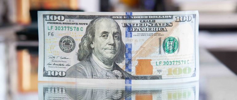 Що буде коїтися з курсом долара у червні: до чого готуватися українцям