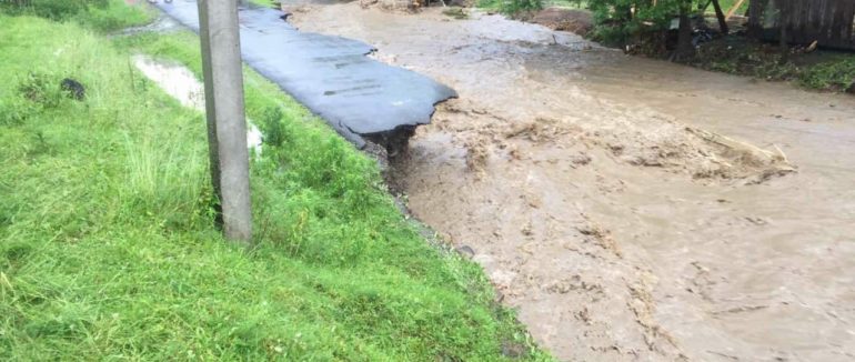 Злива на Закарпатті: за 2 години випала 20-денна норма опадів – фото