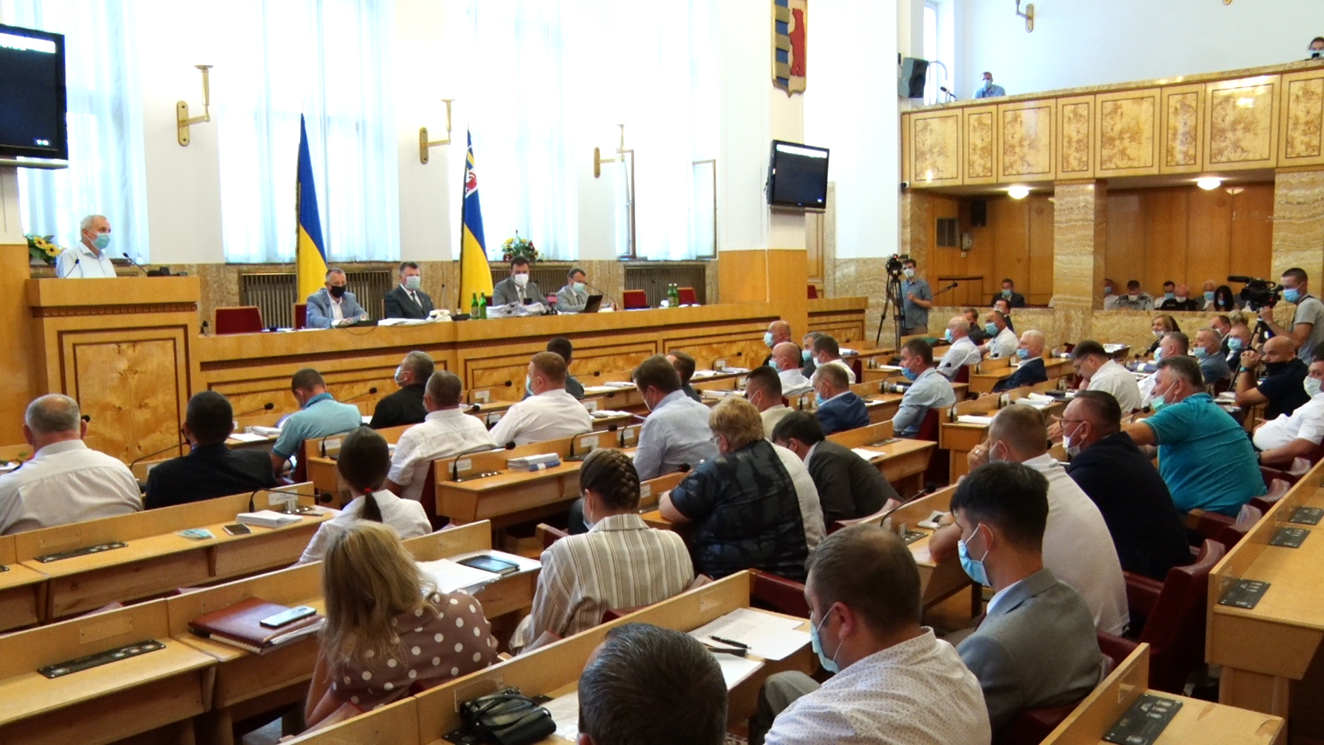Проблеми лісової галузі та ліквідація наслідків паводку: подробиці чергової сесії Закарпатської обласної ради