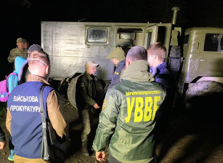 На Закарпатті прикордонник "співпрацював" з контрабандистами