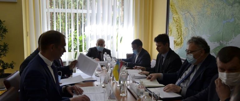 Офіційний Київ взявся за вирішення проблеми “експорту” закарпатського сміття