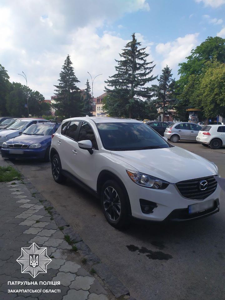 В Ужгороді поліція терміново шукає очевидців автопригоди