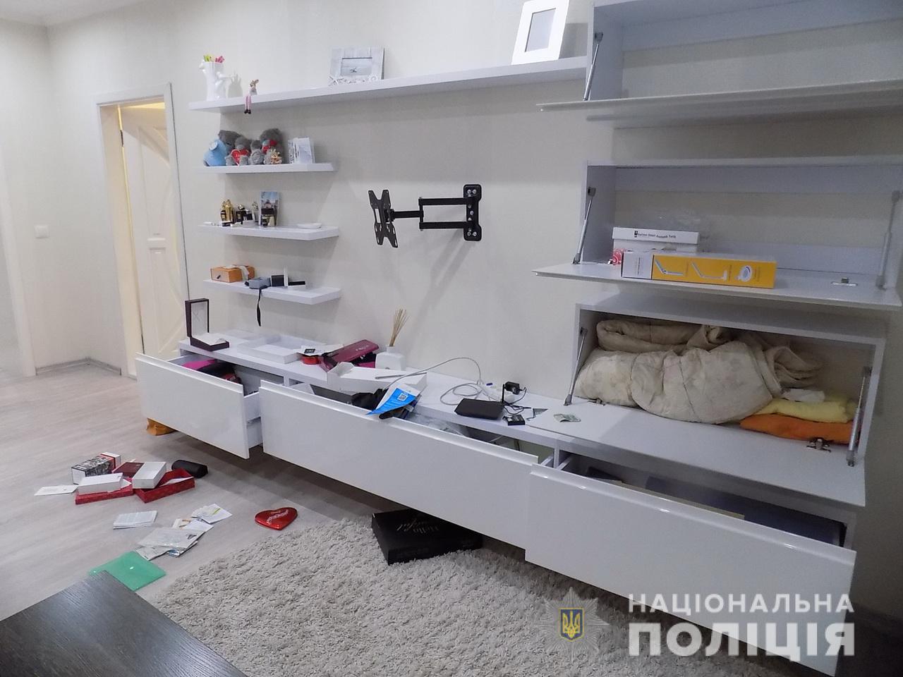 Відслідковували "жертв": в Ужгороді тривалий час орудувала група квартирних крадіїв - фото, відео