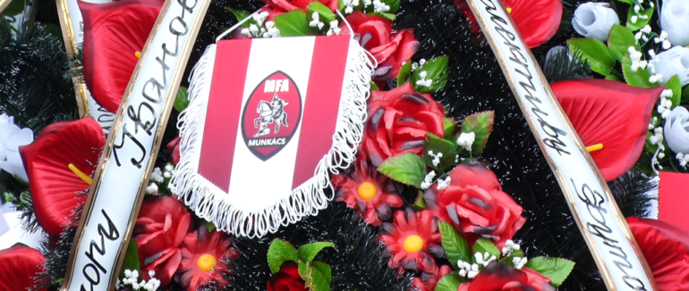 У Мукачеві прощалися із загиблим у страшній ДТП тренером ФК “Мункач” Віктором Ряшко – відео