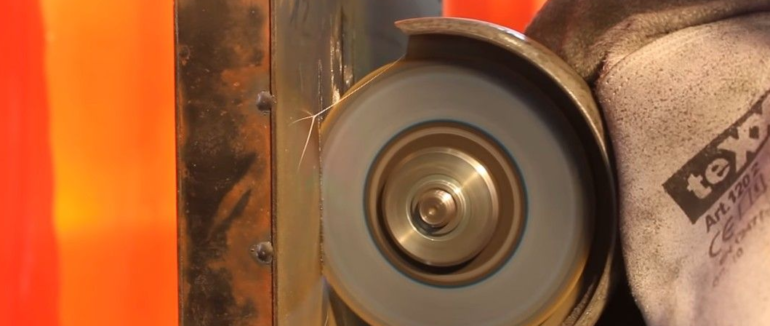 Вчені вперше створили матеріал, який не вдається розрізати – відео