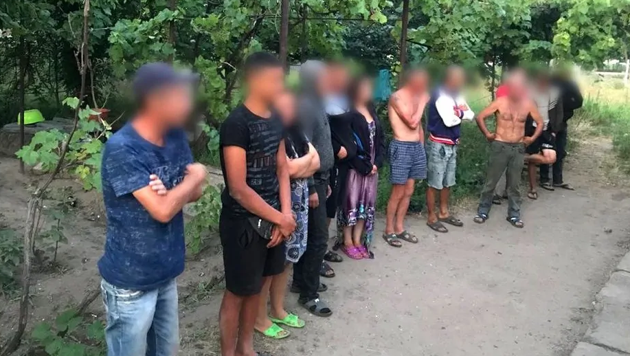 Мешканці Закарпаття потрапили у трудове рабство на Херсонщині