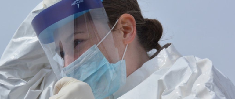 Науковці: ВООЗ применшує можливість повітряної передачі коронавірусу