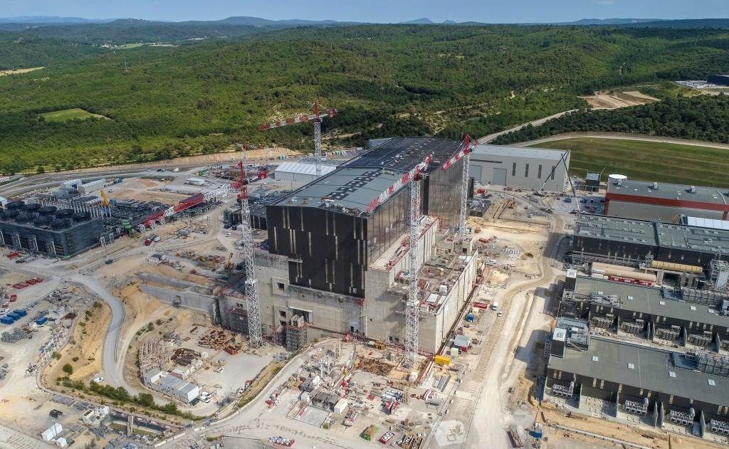 В Європі розпочали збирання найбільшого у світі термоядерного реактора