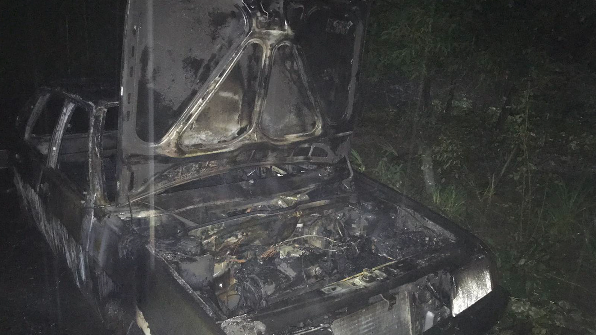 Подробиці нічного підпалу автівки в Ужгороді