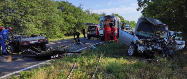 Жахаюча ДТП на Одещині забрала життя 6 людей: серед потерпілих 2-річна дитина – фото