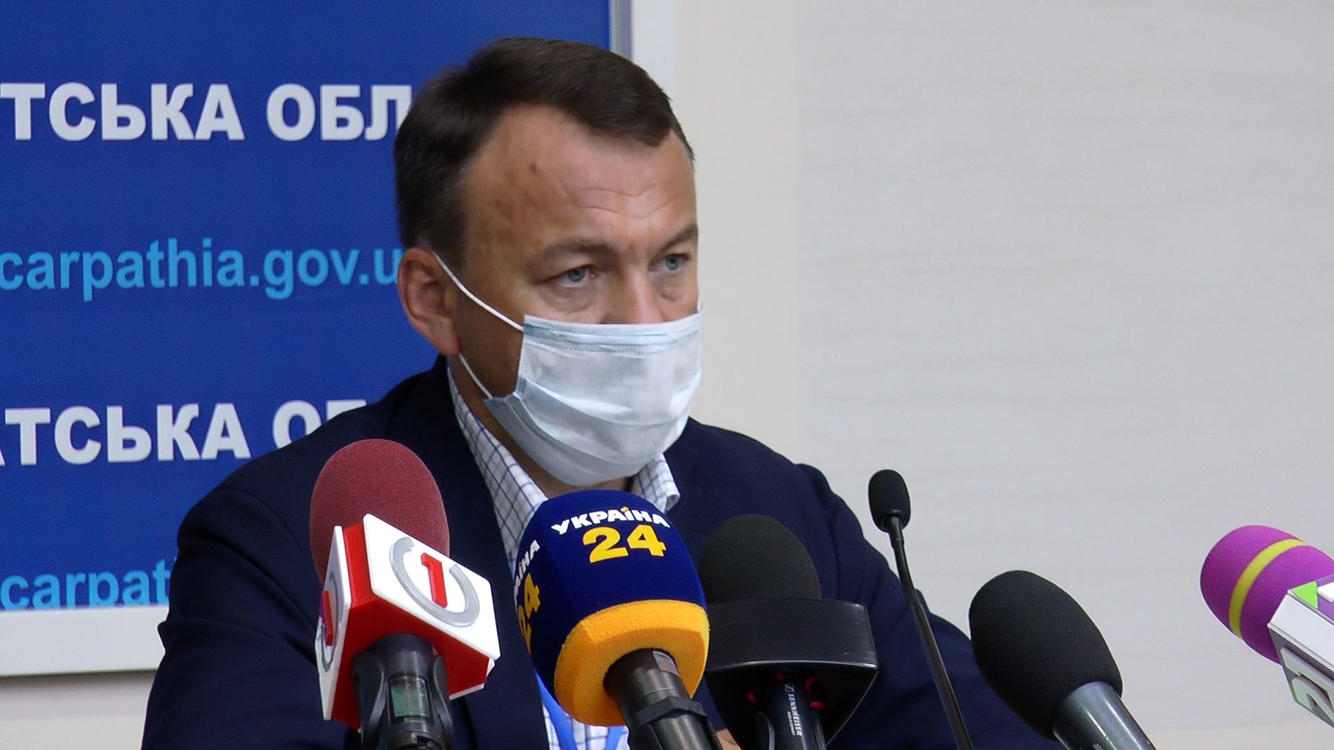 Друга хвиля COVID-19, доля аеропорту та електронні черги на КПП: деталі брифінгу Олексія Петрова