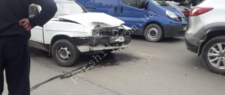 ДТП у Мукачеві: неподалік ГІДа не розминулося два авто