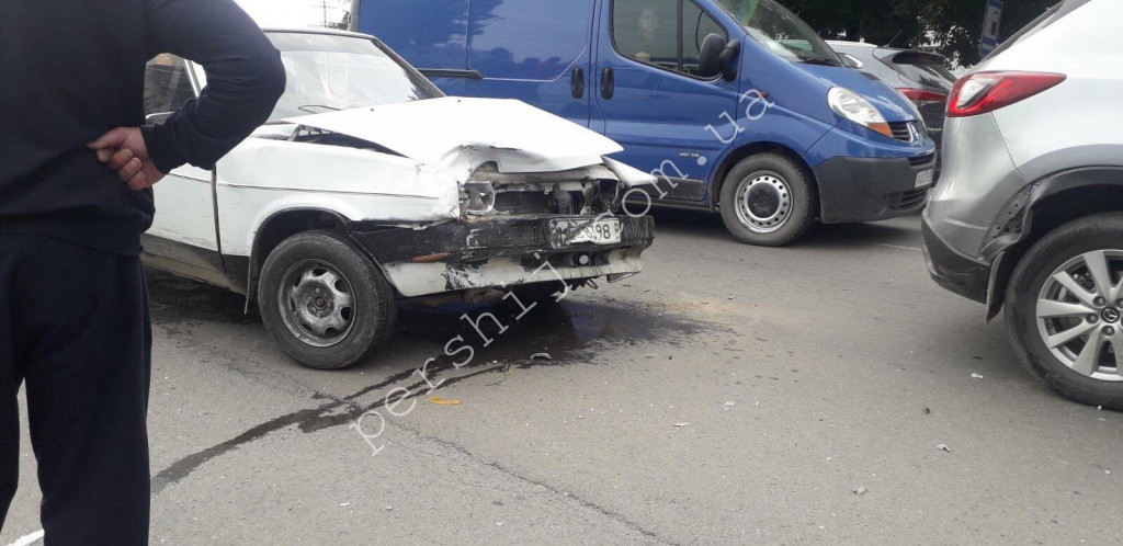 ДТП у Мукачеві: неподалік ГІДа не розминулося два авто