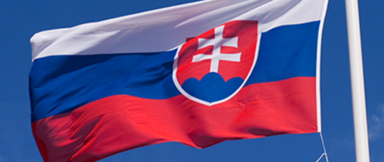 У сусідній із Закарпаттям Словаччині через нелегала на карантин відправили 38 поліцейських