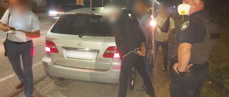 Співпраця дає результати: злочинців із Закарпаття вдалося затримати поліцейським у сусідній області – фото