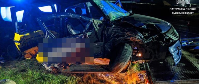 Таксист під наркотиками: ДТП на трасі “Мукачево-Львів” забрала життя 28-річної пасажирки – подробиці
