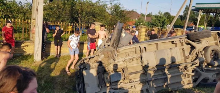 Страшна ДТП на Прикарпатті забрала життя всієї родини – фото