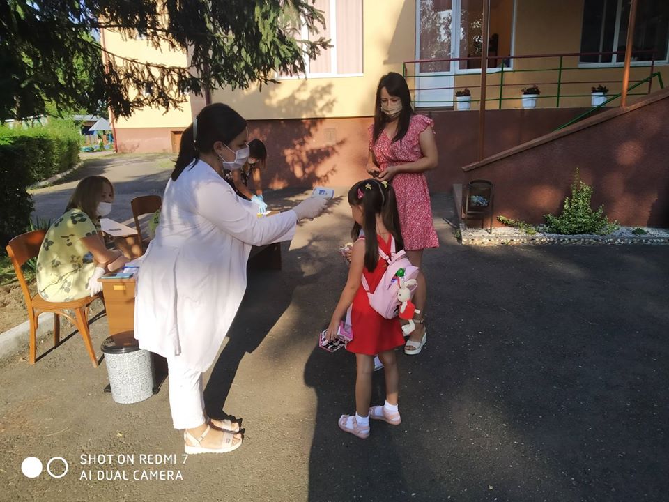 Без м`яких іграшок та килимів: на Іршавщині запрацювали дитячі садочки - фото