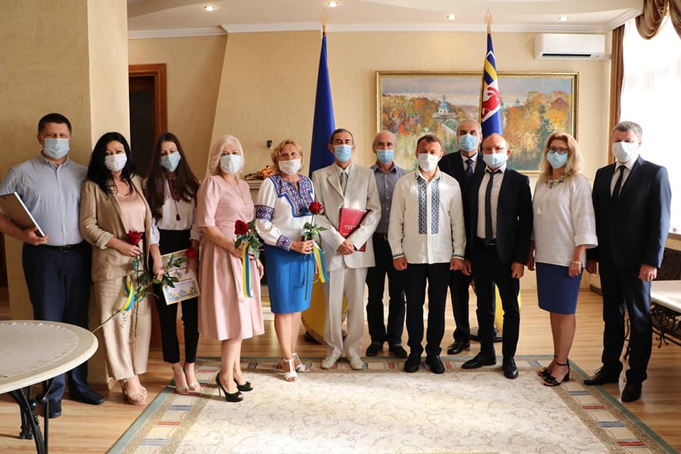 Подяки та нагороди: закарпатців відзначили за особливі досягнення