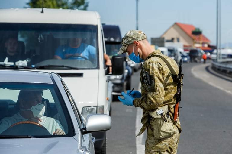 Черги на кордоні: на Закарпатті стоять чотири сотні машин