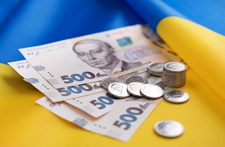 15 тисяч гривень: Шмигаль прогнозує середню заробітну плату у 2022 році