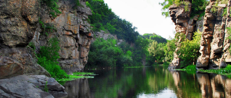 Наймальовничіші каньйони України: дивовижні фото