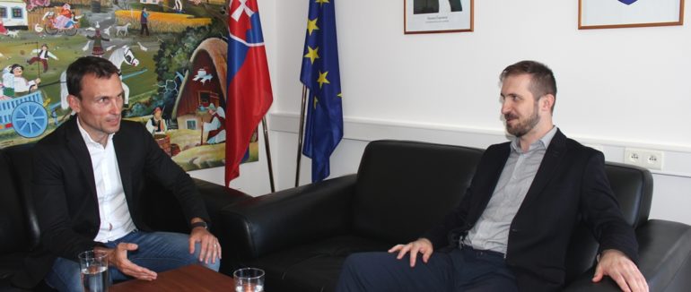 Освітня підтримка та богослужіння словацькою: на Закарпатті новий Генеральний консул Словаччини