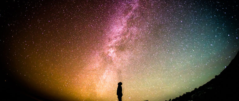 Життя на Землю занесли з космосу? Вчені знайшли бактерії, які здатні витримати космічну подорож