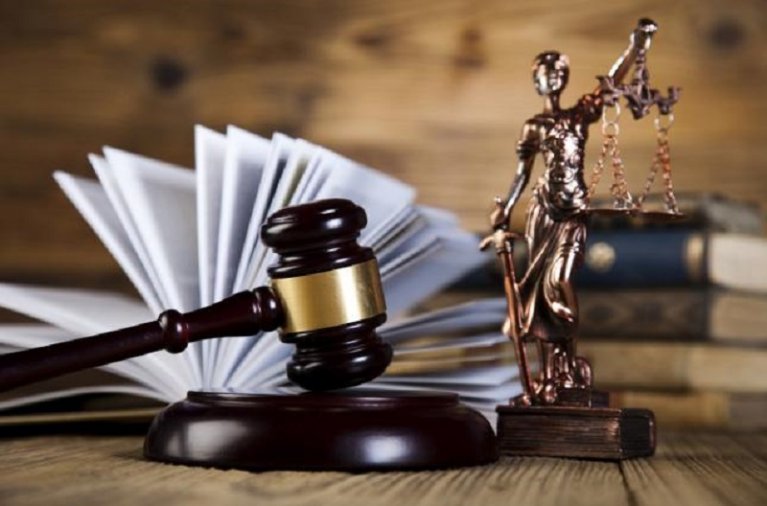 У Мукачеві жінка похилого віку торгувала метамфітаміном: справу передано до суду