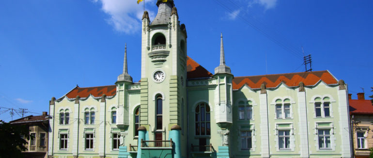 Мукачівські школярі отримають стипендію: оприлюднено список