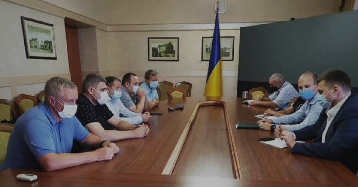Помаранчеві умови: патрульні проконсультували закарпатських перевізників