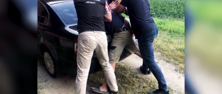 Спецоперація із затримання злочинця у Виноградові: оприлюднено відео з місця події