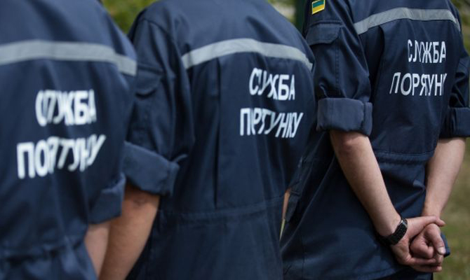 На Закарпатті в лісовому масиві заблукала група туристів з дітьми