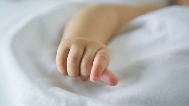 У Дніпрі понівечене тіло немовляти віддали мамі у сміттєвому пакеті: деталі інциденту