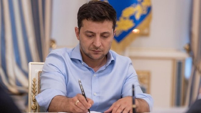 Зеленський підписав закон, що підвищить стипендії дітям-сиротам: деталі