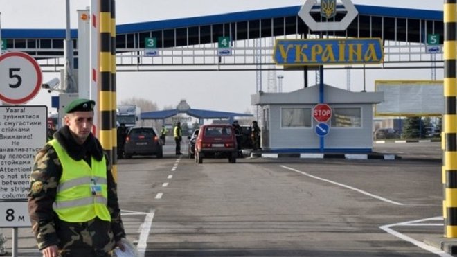 Україна змінила правила в`їзду для іноземців та українців, які повертаються з-за кордону