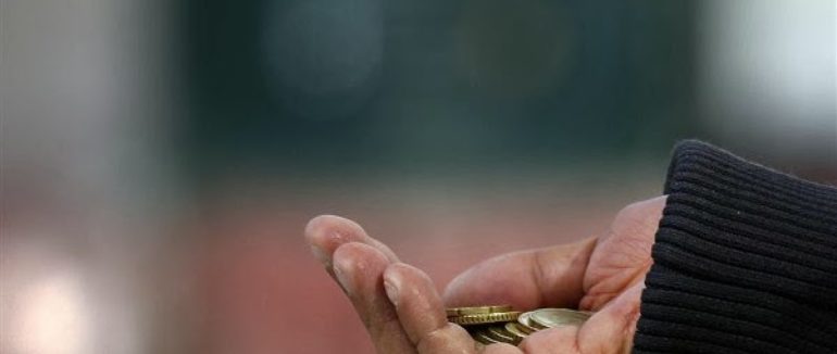 Прикинувся жебраком: на Виноградівщині раніше судимий чоловік обікрав чужий будинок