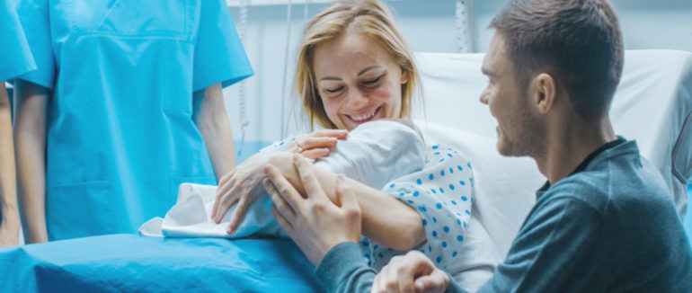 Ужгородці просять повернути практику партнерських пологів, зареєстрована петиція