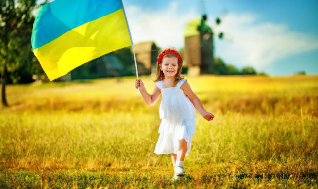 Кольори свободи: сьогодні Україна відзначає День Прапора