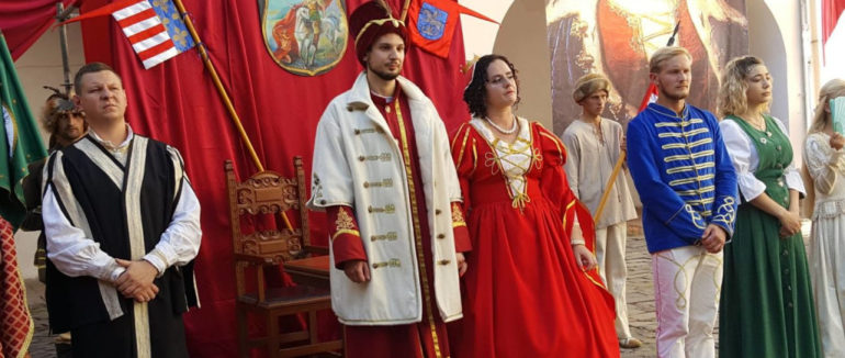 Щорічне театралізоване дійство: в Мукачеві відбулося весілля Ілони Зріні