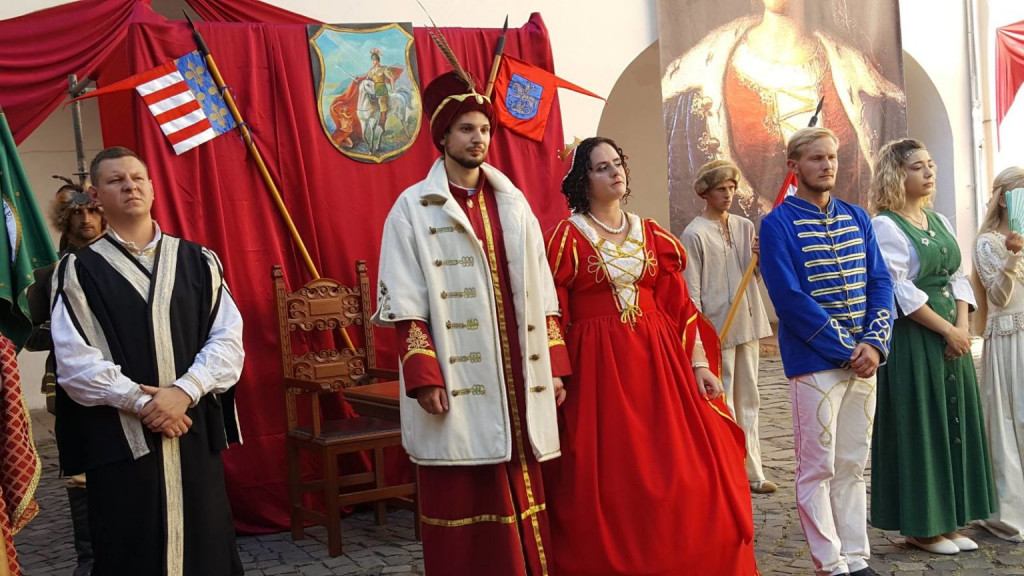 Щорічне театралізоване дійство: в Мукачеві відбулося весілля Ілони Зріні